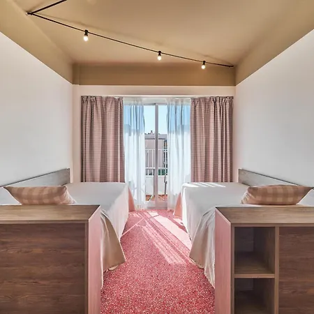 Hotel Tent