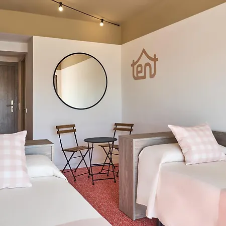 Hotel Tent